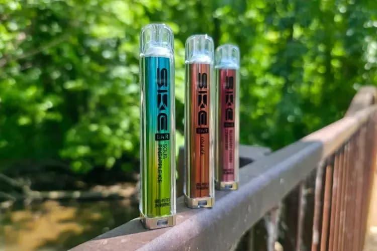 E-papierosy i kaktus duży w aranżacji wnętrz — jak połączyć modę i zieleń