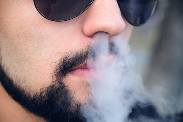 Poradnik rodzica o elektronické cigarety i e papieros dla dzieci - jak rozpoznać zagrożenia i chronić młodzież