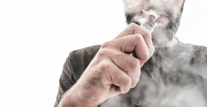 E-cigareta Shop radzi ile kosztuje wymiana baterii, kiedy się opłaca i jak zaoszczędzić na serwisie